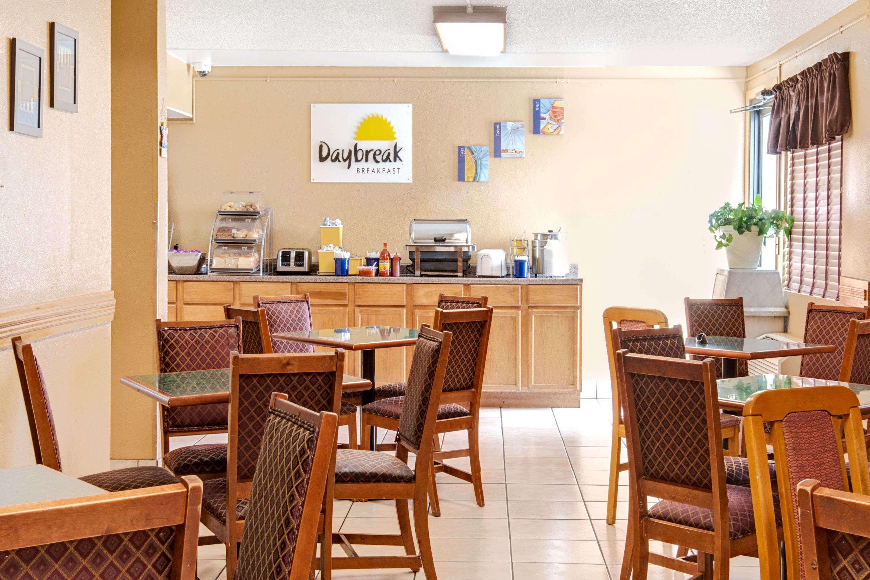 Days Inn By Wyndham El Paso Airport East Екстериор снимка