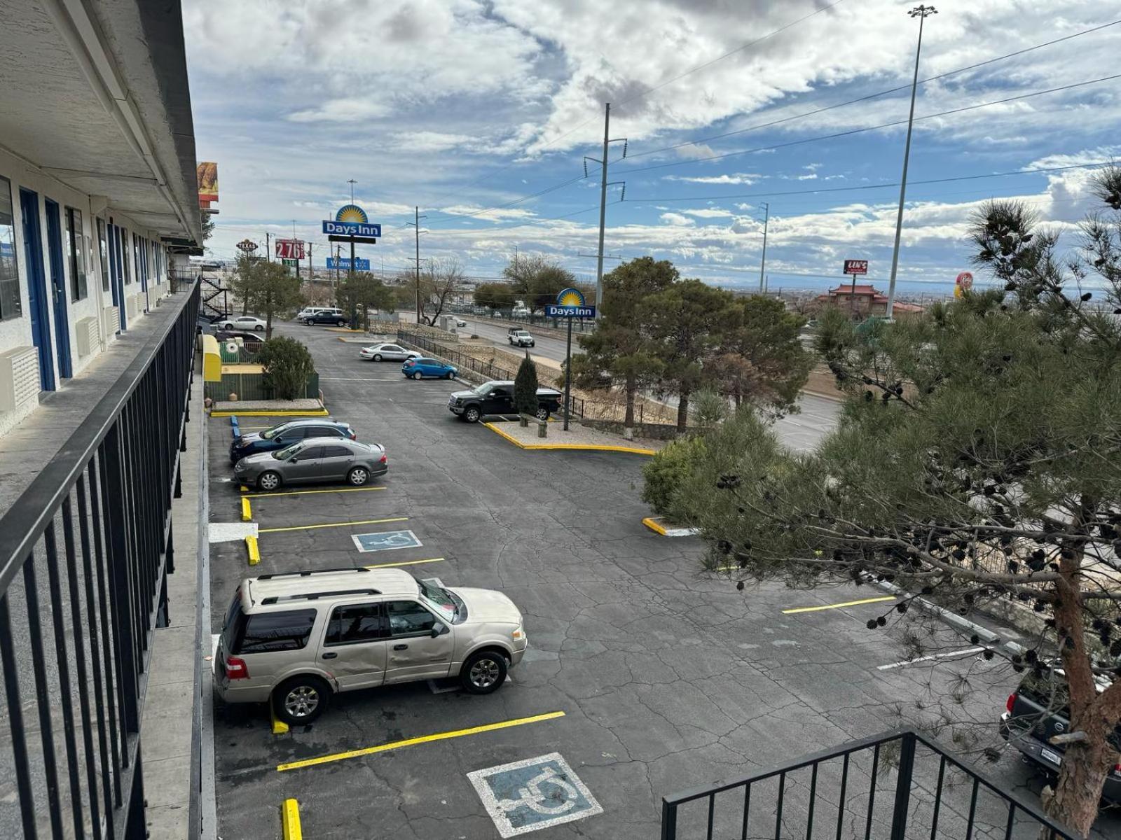 Days Inn By Wyndham El Paso Airport East Екстериор снимка